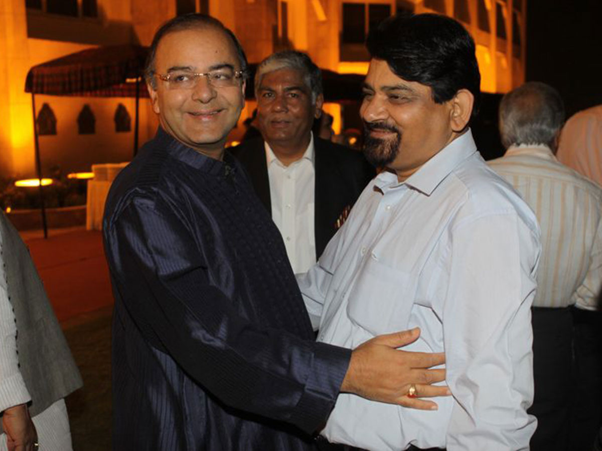 Journalist Santosh Bhartiya with former Union Minister Arun Jaitley.